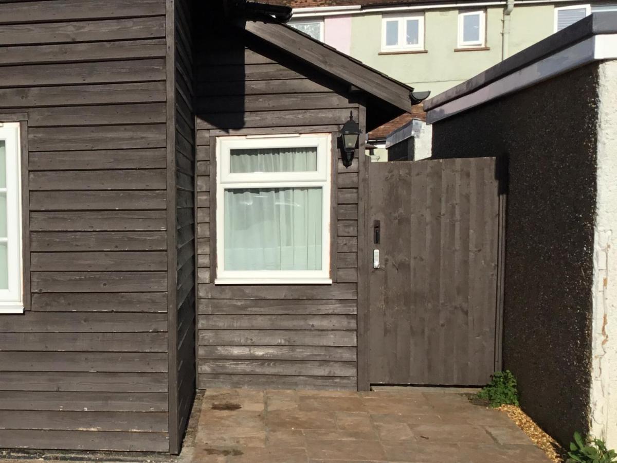 In The Heart Of Chichester Apartment Exterior photo